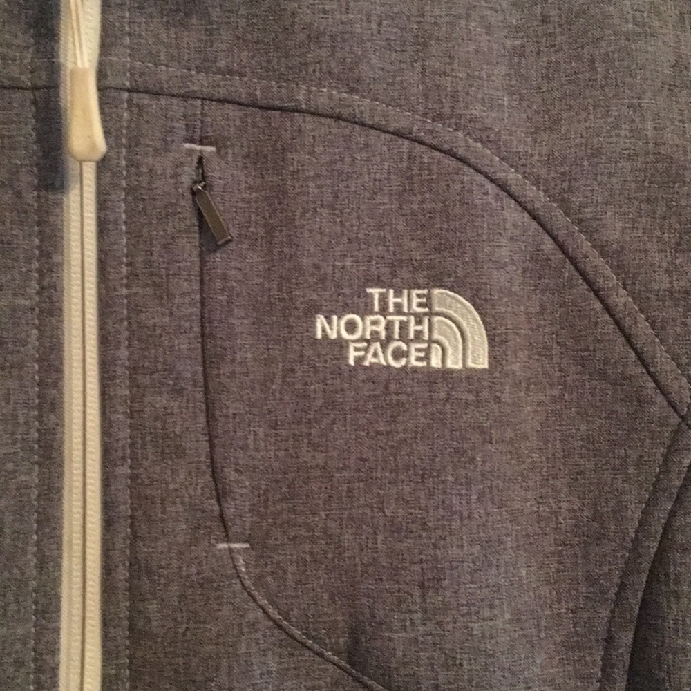 NorthFace coat - Picture 2 of 4